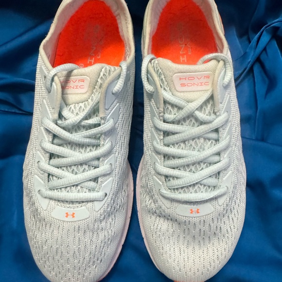 Mint Blue Under Armour Size 7.5 - Picture 2 of 9